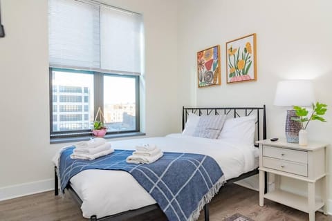 McCormick Place Spacious family heaven 3b/2b with optional parking that sleeps up to 8 Apartment in South Loop