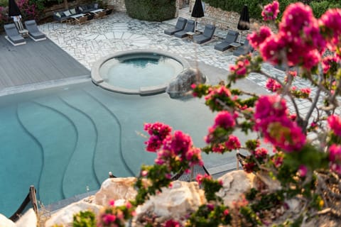 Hot Tub, Swimming pool