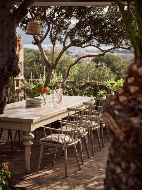 Restaurant/places to eat, Spring, Day, Natural landscape, Dining area, Garden view