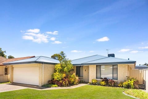 Property building, Garden, Garden, Garden view