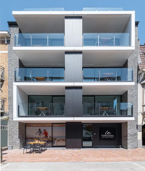Property building, Balcony/Terrace, Location