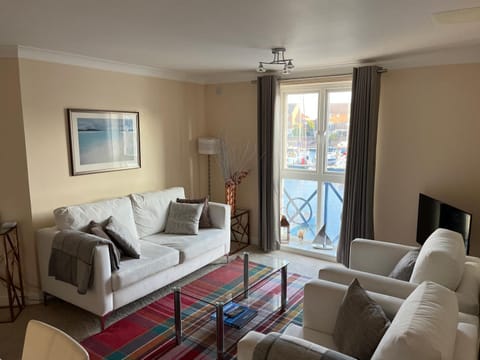 Fabulously located Marina apartment - marina views Apartment in Eastbourne