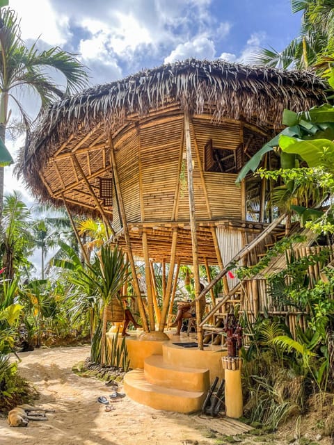 The Bamboo Houses - Tropical Garden & Empty Beach Chalet in General Luna