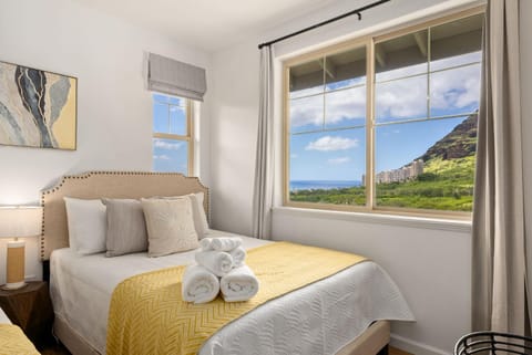 @ Marbella Lane - 2 master suites MT+Ocean Views Haus in Makaha Valley