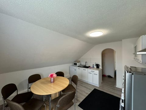 Dining area, dishwasher, minibar