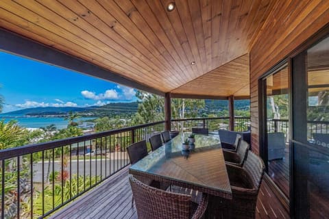 View (from property/room), Balcony/Terrace, Dining area