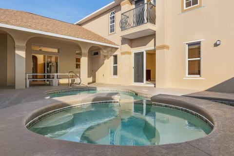 Hot Tub, Swimming pool