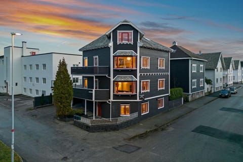 Property building, Neighbourhood, Street view