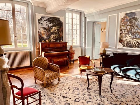 Living room, Seating area