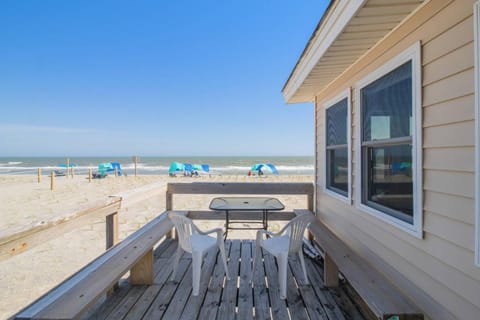 Barefootin House in Oak Island