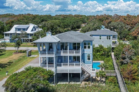 Naut A Bad Gig House in Oak Island