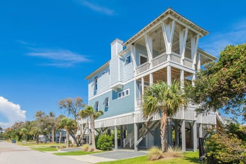 Naut A Bad Gig House in Oak Island