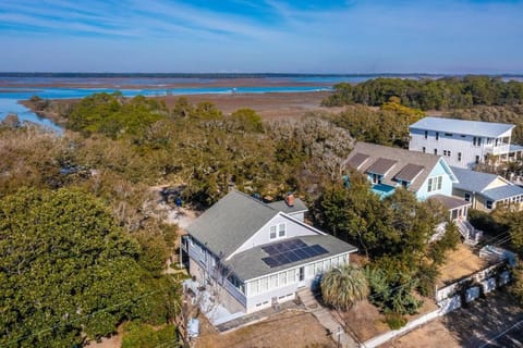 About Time - Classic Folly Beach Home - Block from the Beach - Private Dock House in Folly Beach