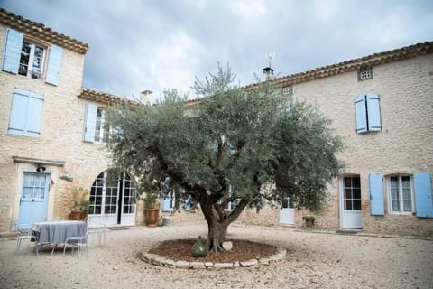 Gîte L'Olivier - La Roseraie du Val'Ensoleillé Apartment in Valensole