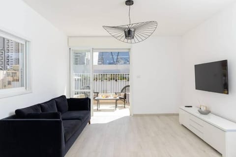 Pleasent Day by HolyGuest Apartment in Tel Aviv-Yafo