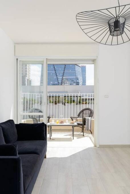 Pleasent Day by HolyGuest Apartment in Tel Aviv-Yafo