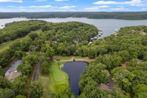 Emerald Bay Unit 1B Apartment in Lake of the Ozarks