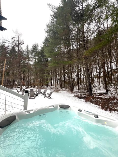 Prattvilla -Catskill -Mountain Escape 5 BR ,3 bath with Hot tub Villa in Prattsville