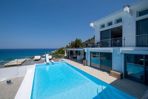 Property building, Pool view, Sea view, Swimming pool, Swimming pool