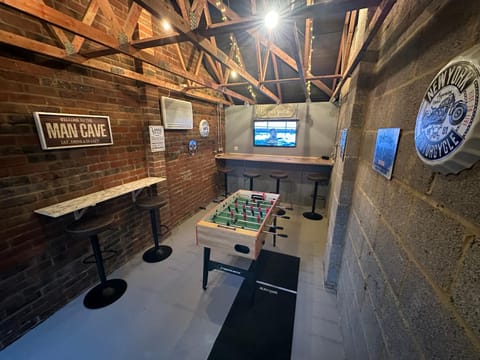 Game Room, Game Room