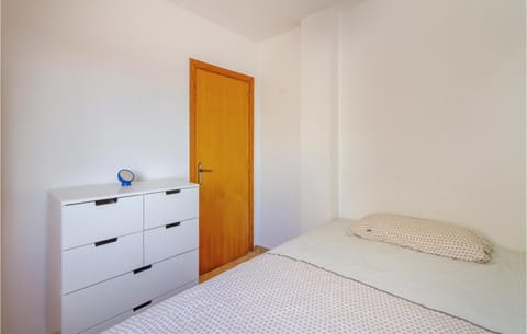 3 Bedroom Cozy Apartment In Santa Pola Apartment in Santa Pola