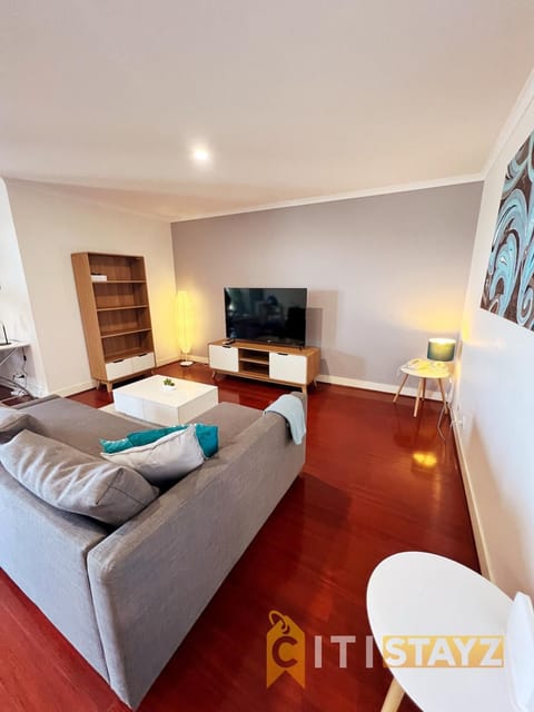 Spacious 1bd Penthouse - Close to ANU Apartment in Canberra