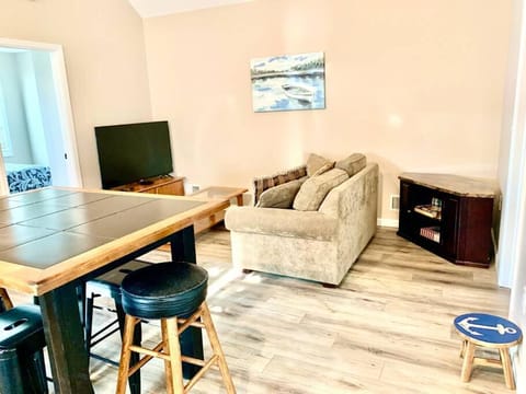 The Boathouse- 2 Apartments in 1 With Game Room! Condo in Seaside Heights