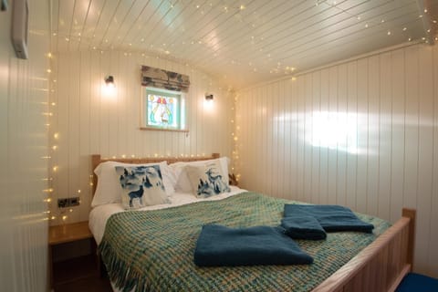 Luxury Twin Shepherds Hut - Cosy & Romantic Maison in Deganwy