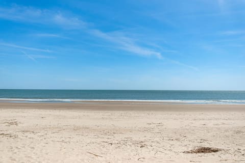 Beechouse House in Caswell Beach