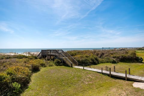 Beechouse House in Caswell Beach