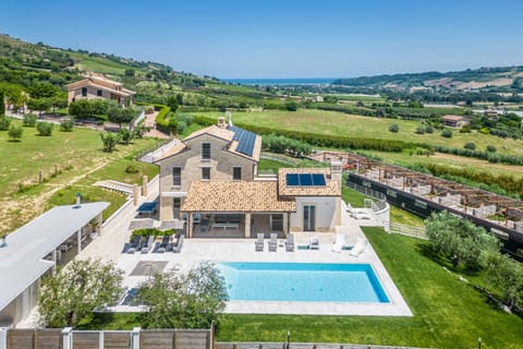 Property building, Bird's eye view, View (from property/room), Garden view, Pool view, Sea view, Swimming pool