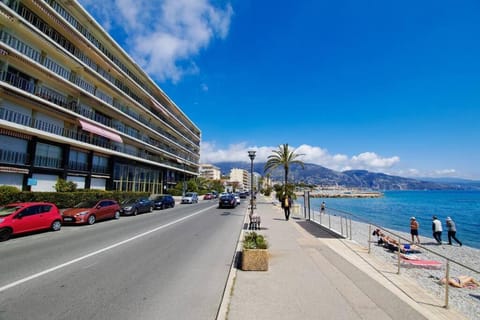 French Riviera: Seafront apt & pool near Monaco Condo in Roquebrune-Cap-Martin
