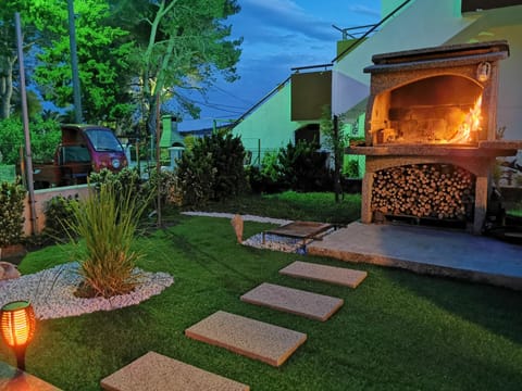 BBQ facilities, Garden, flat iron