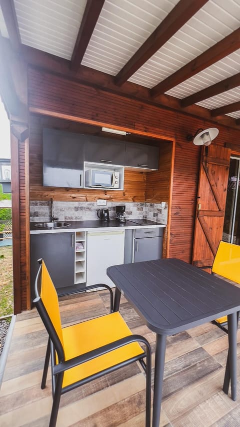 Dining area, minibar, kitchen