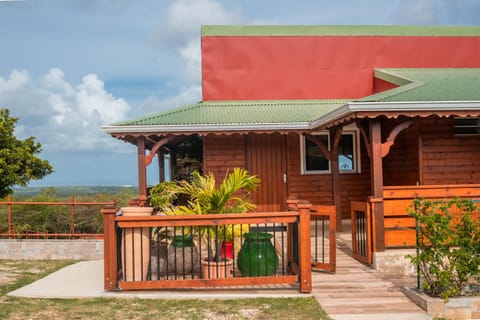 Domainde de Meilly - M&P Concept Vue mer Jacuzzi OU Piscine Campground/ 
RV Resort in Marie-Galante