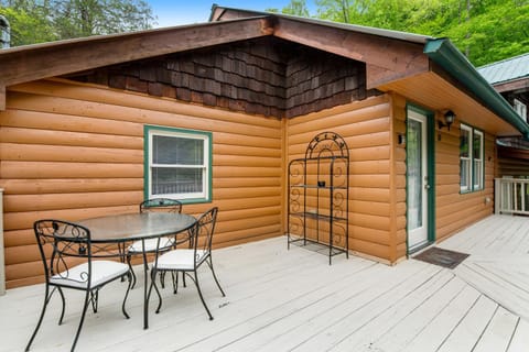 Serenity Springs House in Douglas Lake