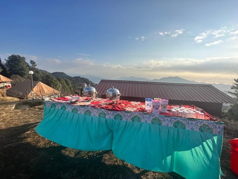 InstaView Kanatal Hotel in Uttarakhand