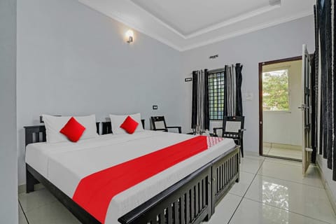 OYO Flagship Hornbill Residency Hotel in Alappuzha