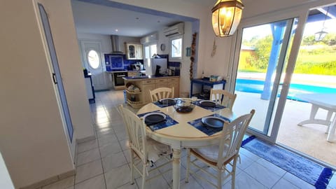 Patio, Kitchen or kitchenette, Dining area, Pool view, Swimming pool, oven, stove, toaster