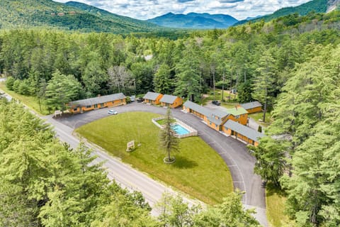 Neighbourhood, Natural landscape, Bird's eye view, Mountain view, Swimming pool