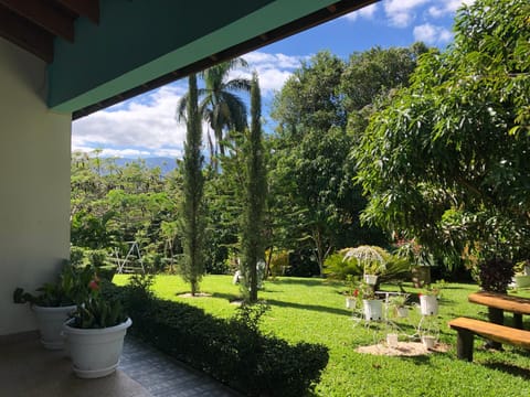 Rancho Jacob By Hospedify Preciosa Villa campestre con un amplio patio hermoso jardín cómodo gazebo y piscina House in Jarabacoa
