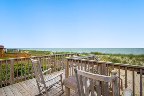 Ocean Breezes - Oak Island Accommodations House in Oak Island