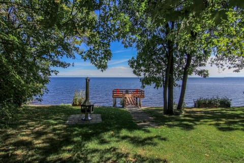 Magnifique chalet au bord du Lac-Saint-Jean Chalé in La Tuque