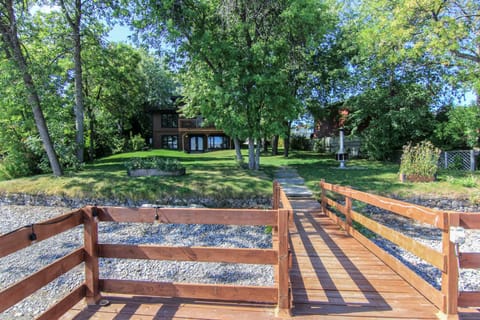 Magnifique chalet au bord du Lac-Saint-Jean Chalé in La Tuque