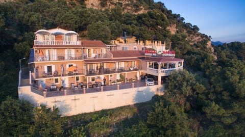 Natural landscape, Balcony/Terrace, Sea view