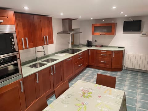 Kitchen or kitchenette, dishwasher, minibar, pet friendly, stove