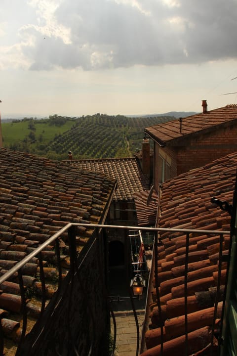 Trilocale nel centro storico Appartamento in Montemerano