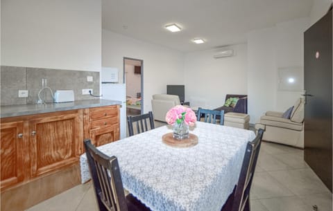 Beautiful Apartment In Ghisonaccia With Kitchen Condo in Ghisonaccia