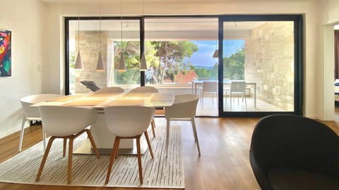 View (from property/room), Balcony/Terrace, Dining area