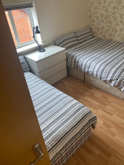 Central Spacious Apartment in Salford